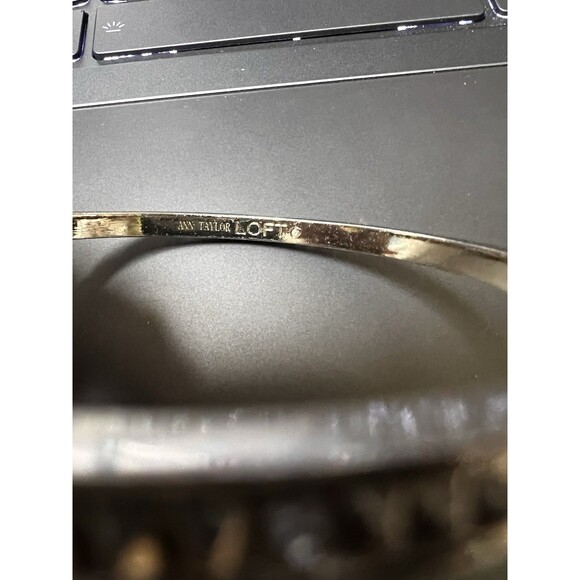 013-004 Ann Taylor Loft Gold‎ Toned Metal Bangle Bracelet Great Fashion Jewelry - Picture 3 of 4